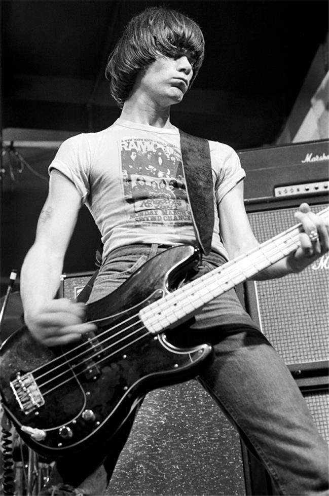 Ramones_77-61-23_72.jpg