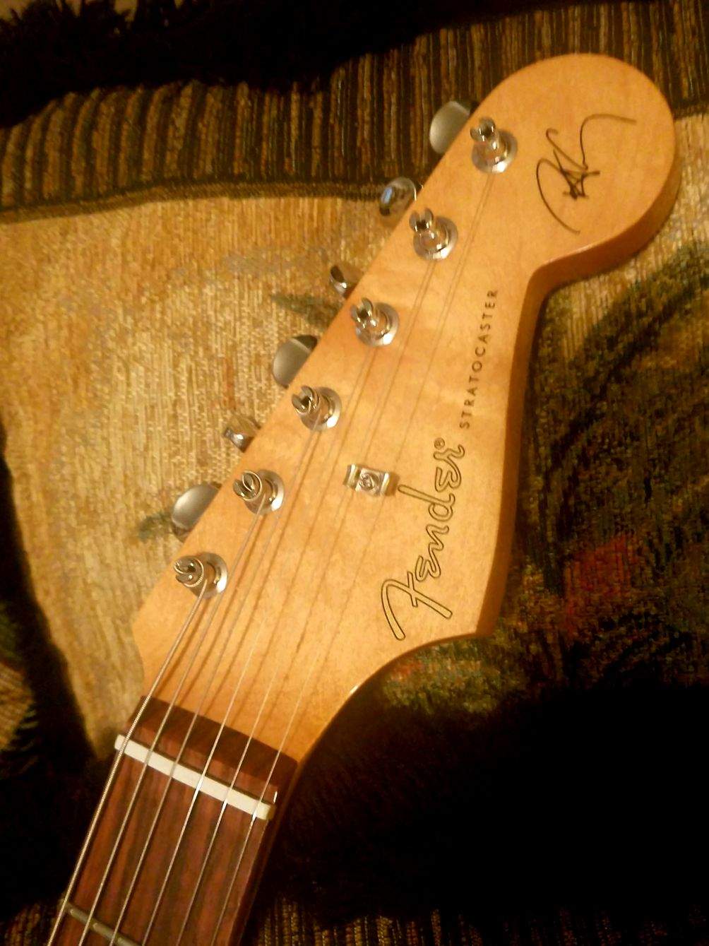 RC_Strat (headstock).jpeg