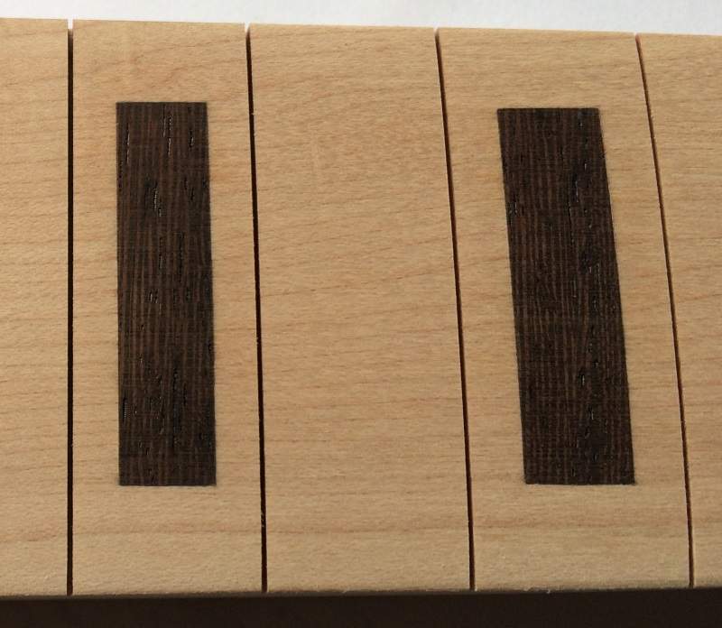 RD_BlockedJneck_BlocksLeveled_Closeup.jpg
