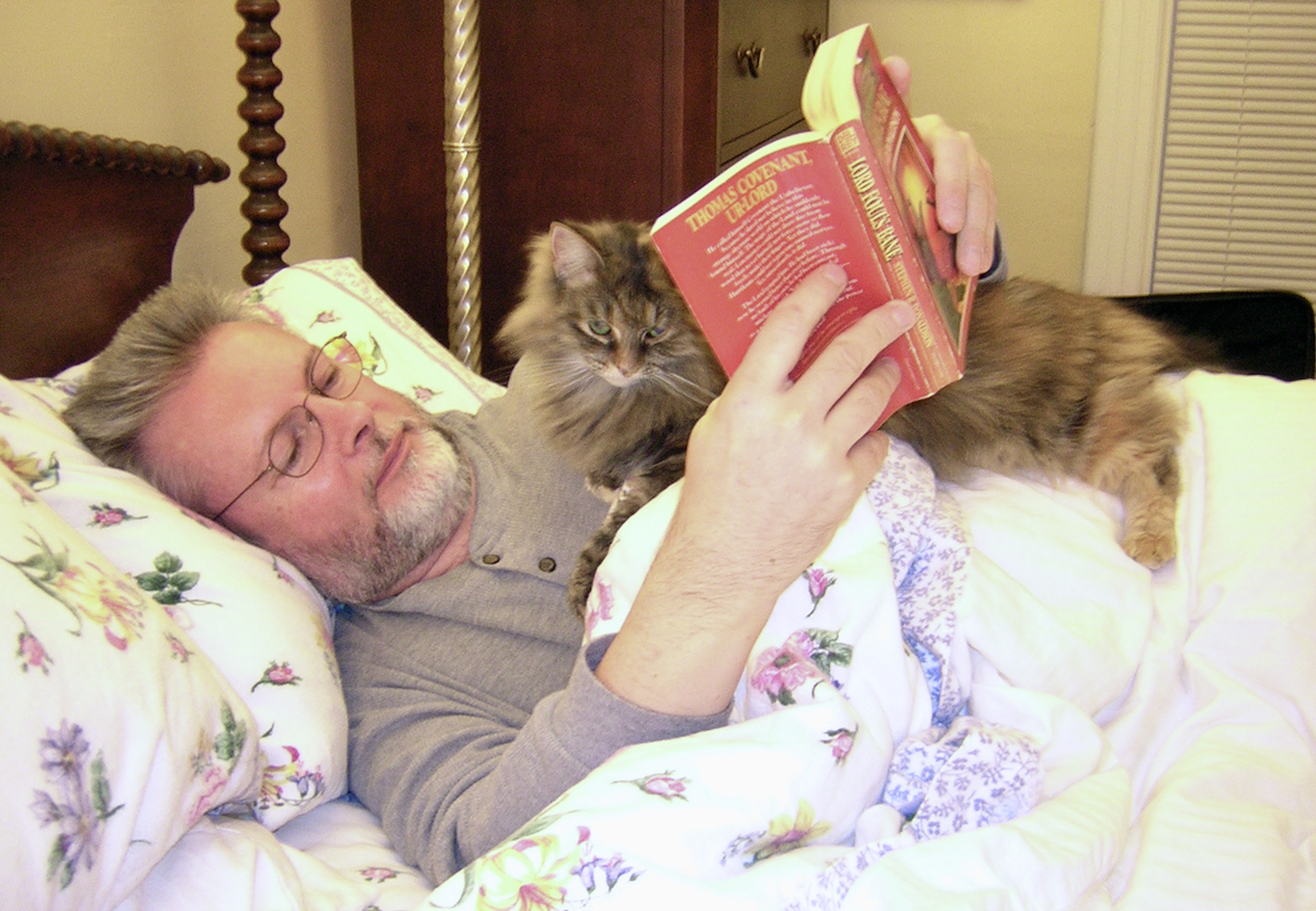 Reading With Minnie-Me - 1.jpeg