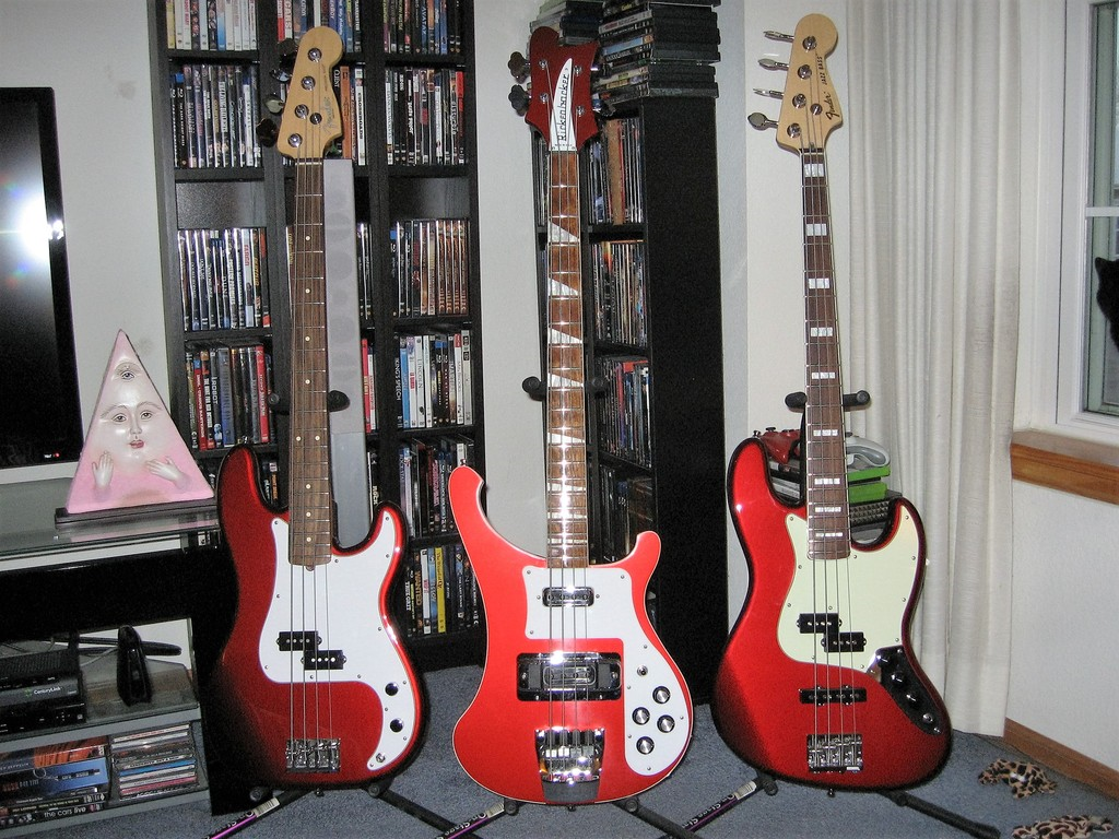 Red Basses.png
