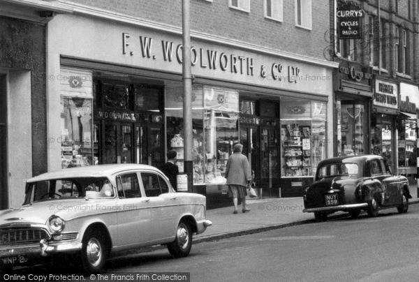Redditch-Woolworths-1960s.jpg