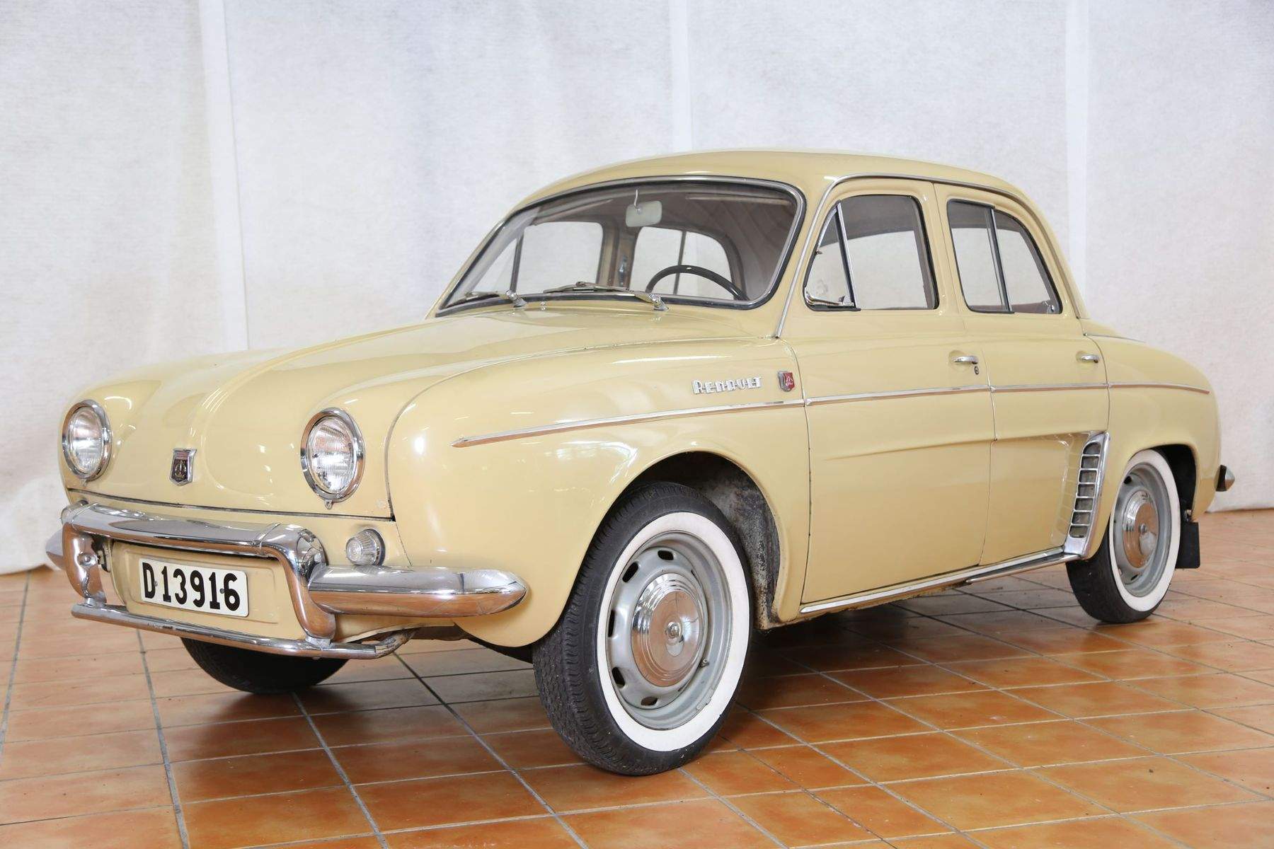 renault-dauphine-10967-15377251231.jpeg