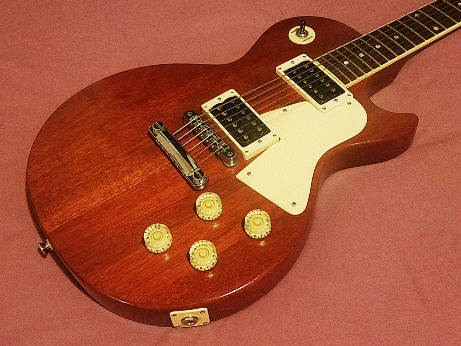 Resized_2012_Les_Paul_Special_HB_(angled).jpeg