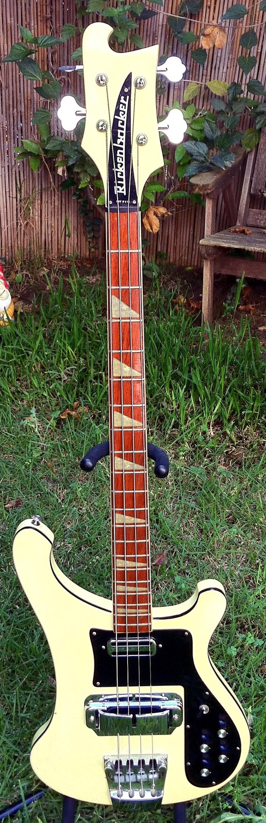 Rickenbacker400173.jpg