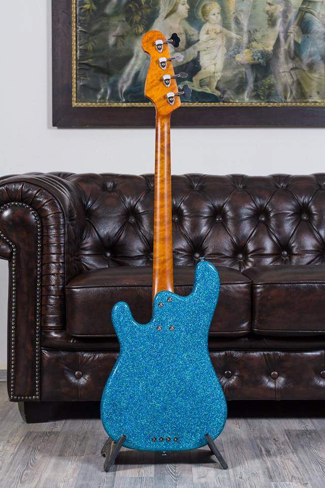 Roasted maple neck.jpg