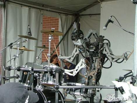 robotdrummer.jpg