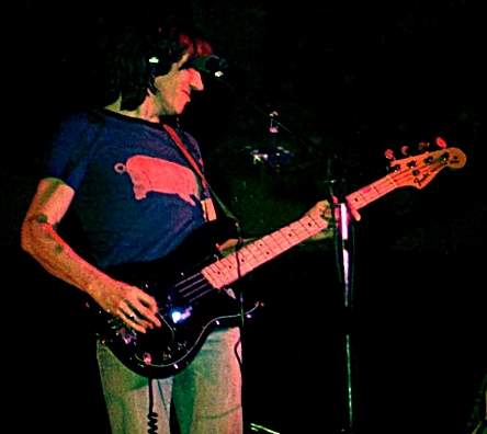 roger_waters_another_black_precision_bass.jpg