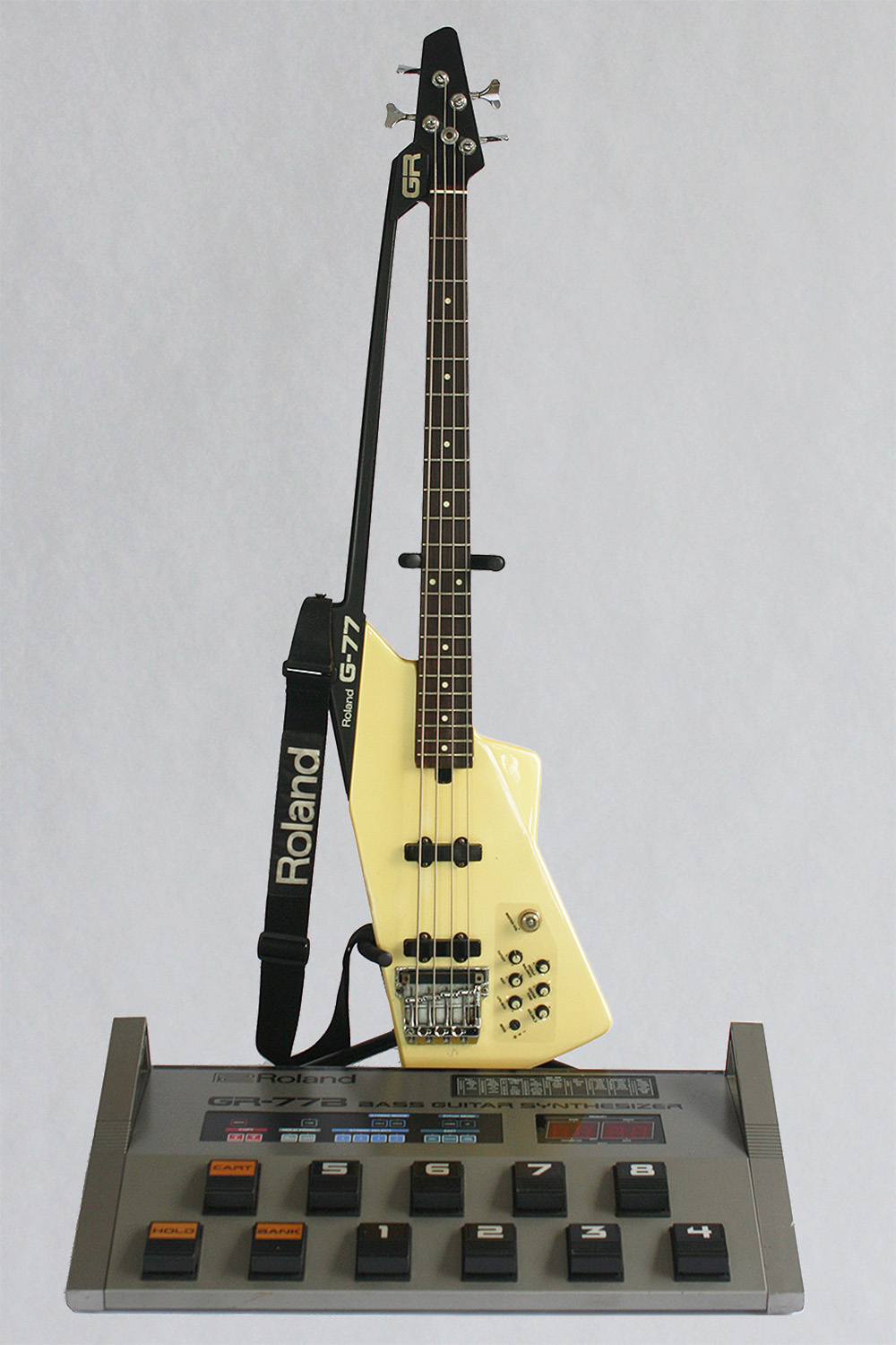 ROLAND G77.jpg