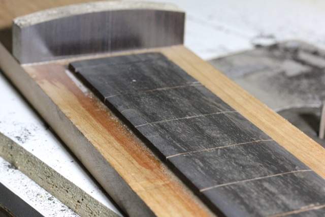 router_marks_fingerboard_small.jpg
