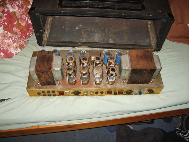 S8300389.jpg