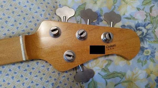 Sabre Rep Neck 2.jpg