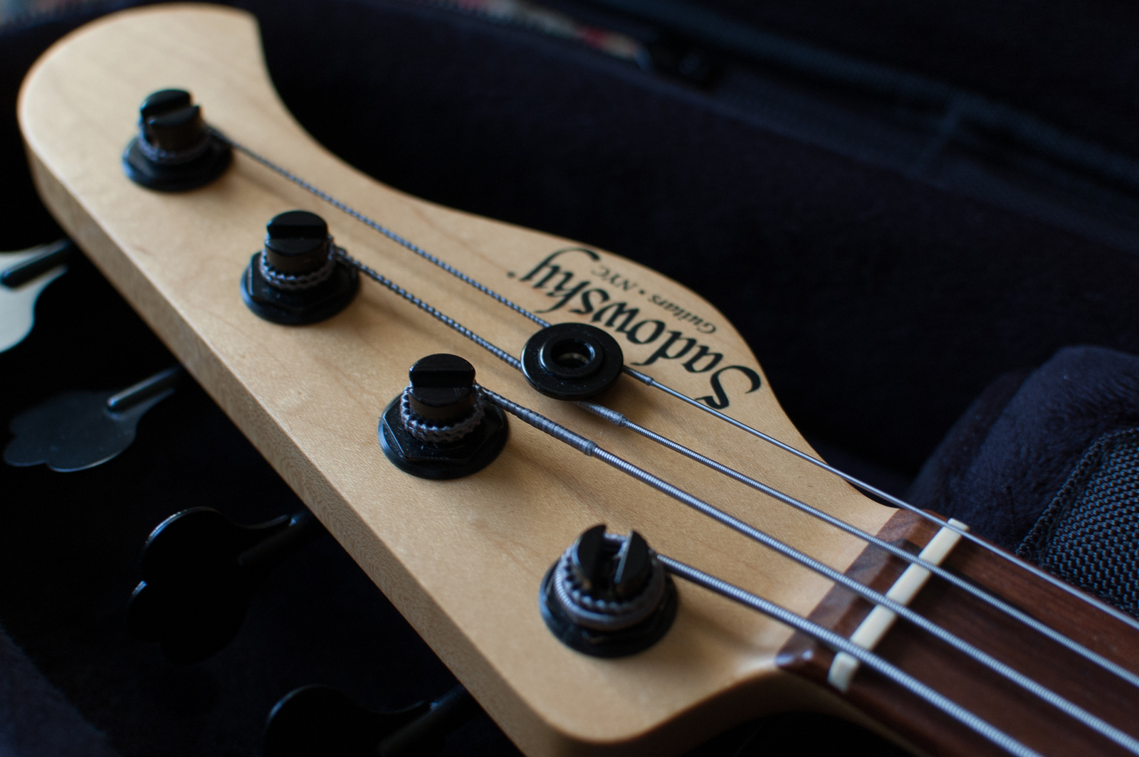Sadowsky-5950-5.jpg