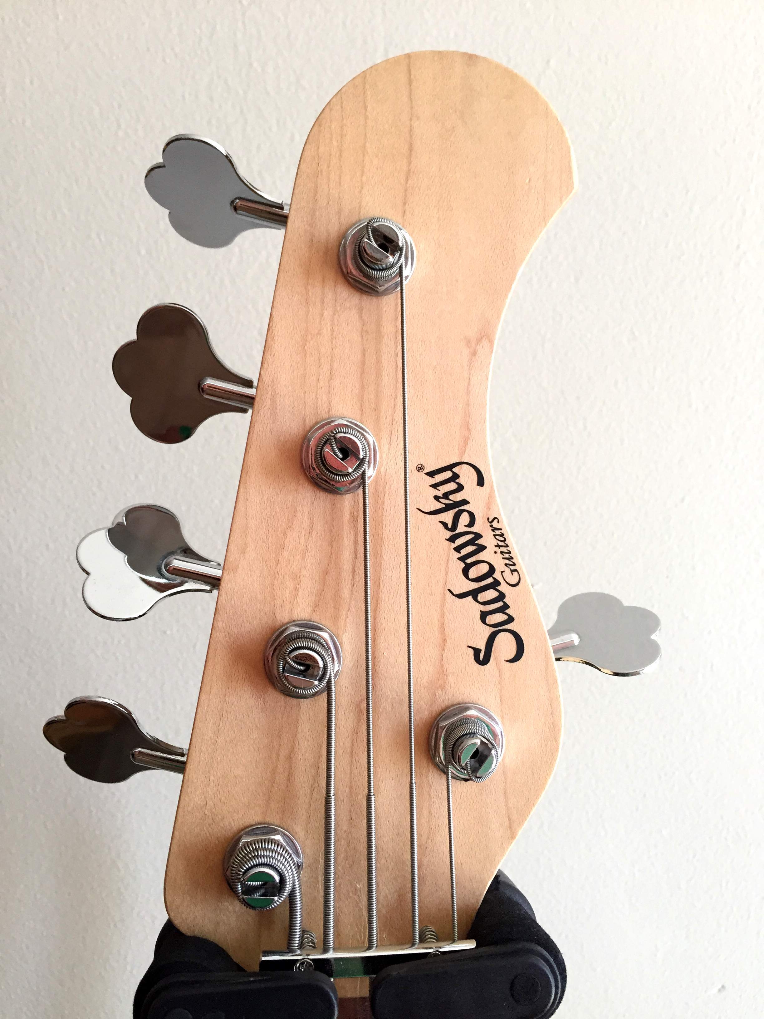 Sadowsky Headstock.jpg