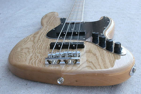 Sadowsky_UV70MW4_Natural_2.jpg