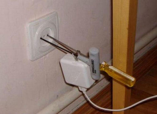 safety-fail-apple-plug.jpg