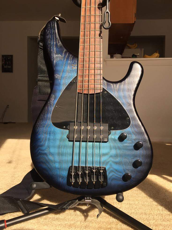 sandbergblue.jpg