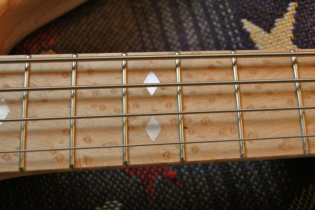 SB4000Fretboard.jpg