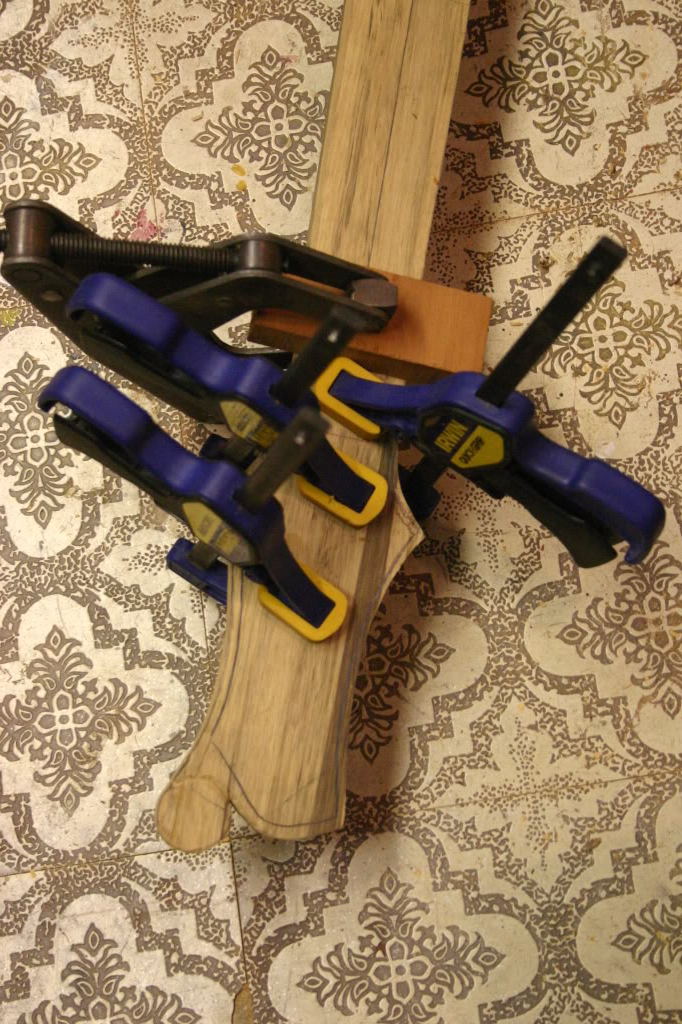 scarfglueing001.jpg