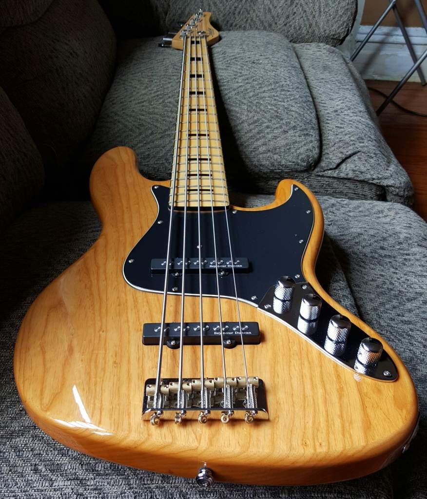 Schecter.jpg