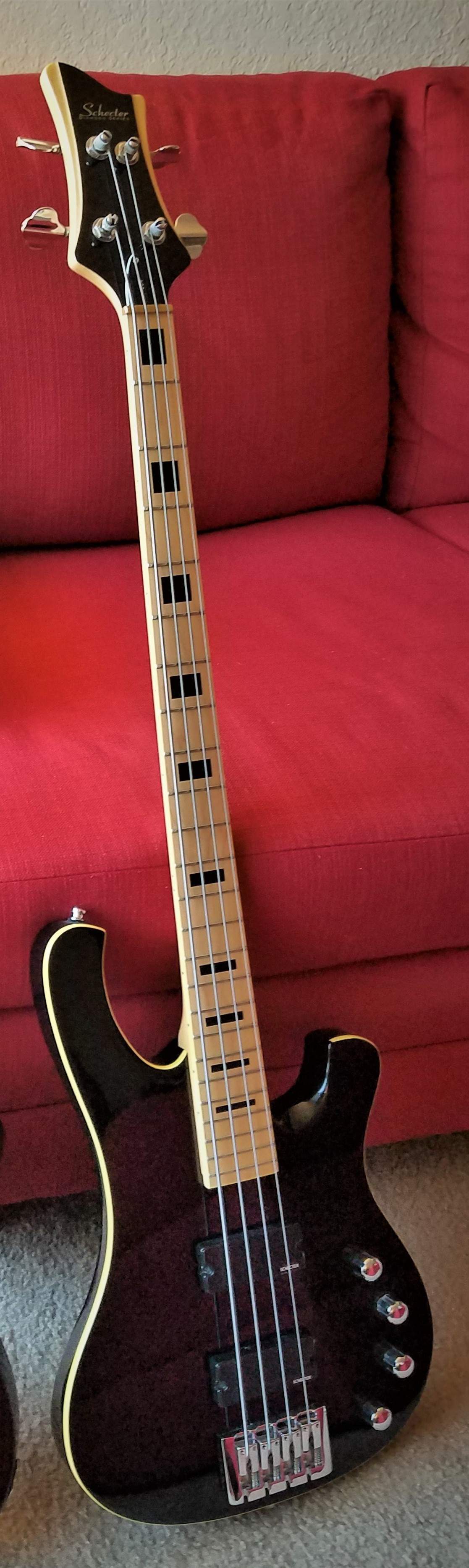 schecter004.jpg