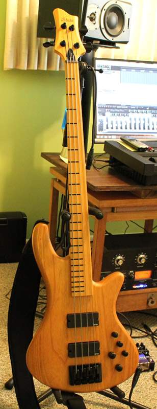 Schecter_Stiletto_Session_4FL.jpg