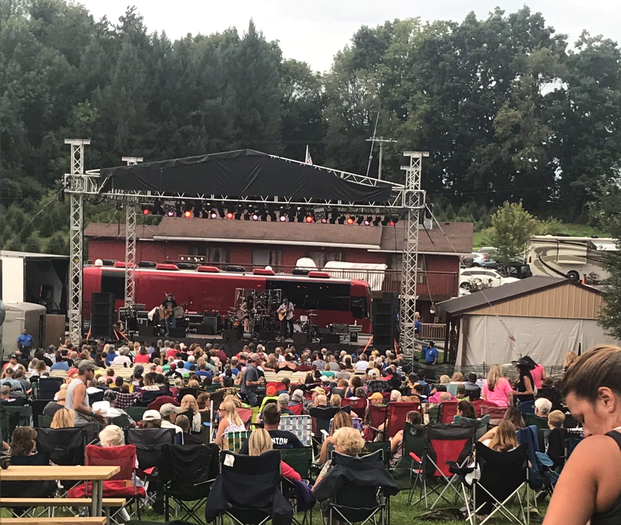 SHB at Travis Tritt.jpg