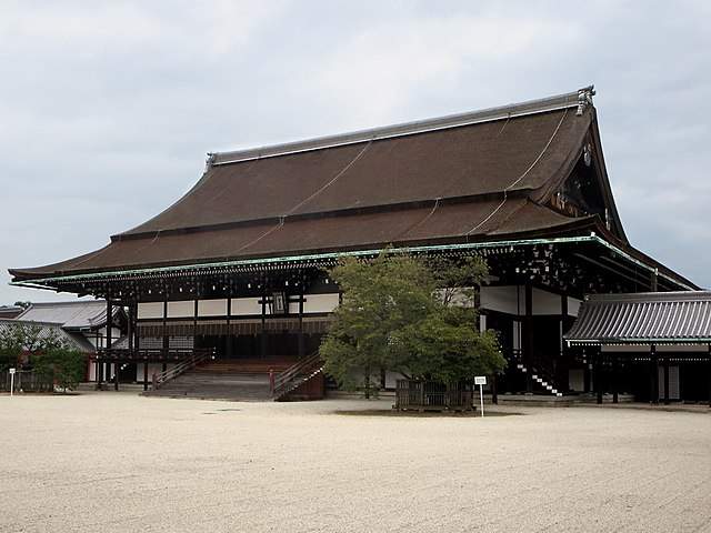 Shishinden Hall.jpg