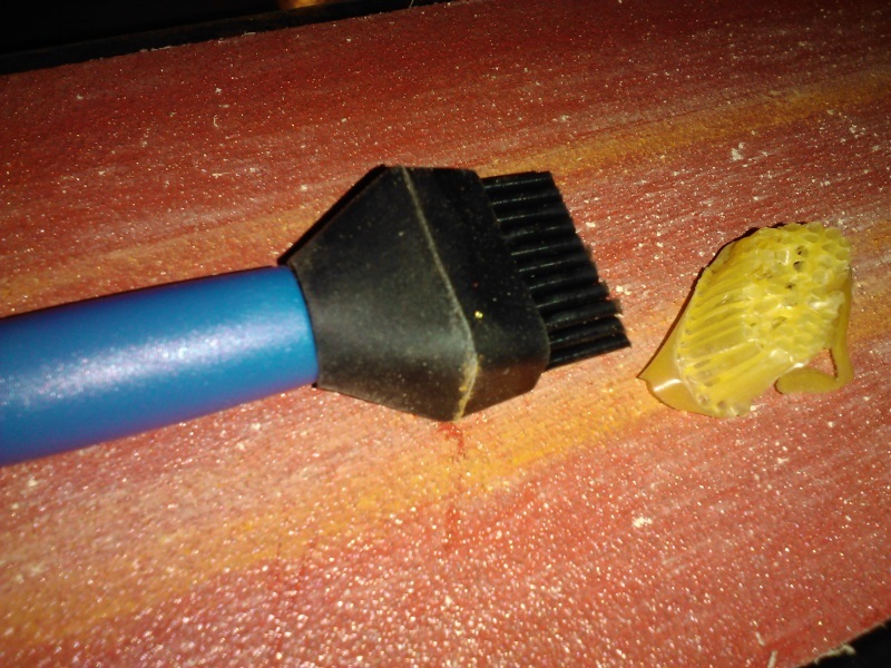 silicon_glue_brush.jpg