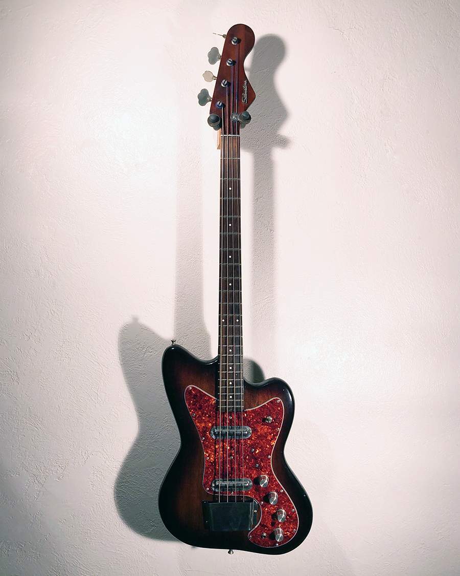 Silvertone-1443-wall.jpg
