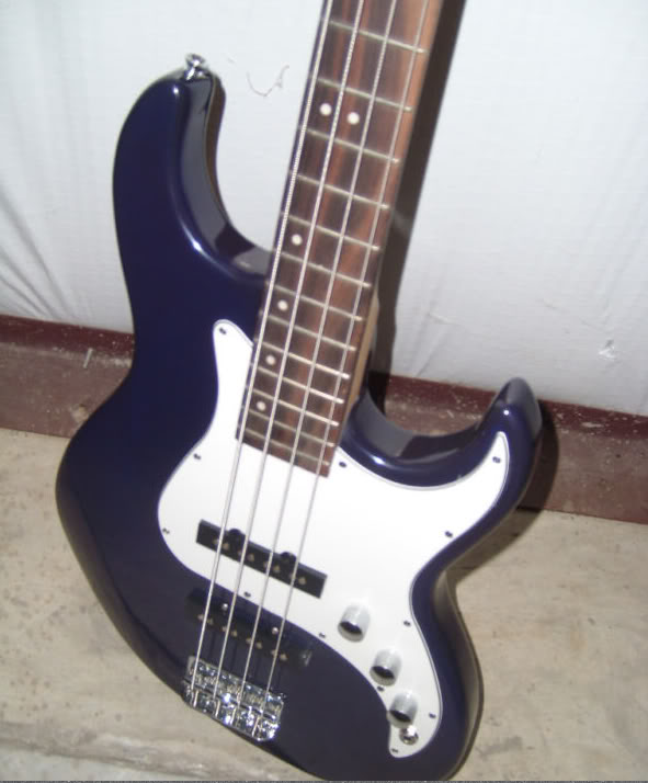 SilvertoneBass.jpg