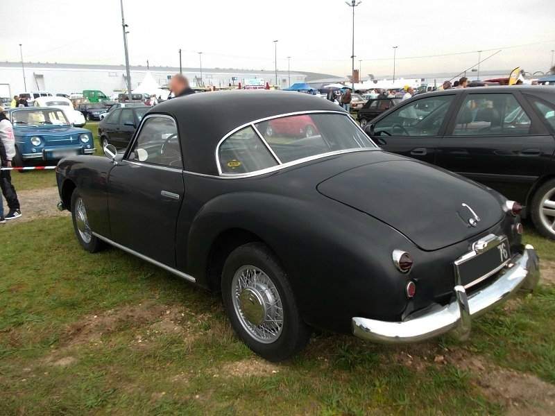 Simca 9 Sport Coupe 5.jpg