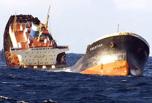 SinkingOilShip-8.jpg