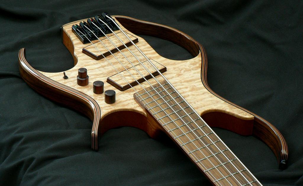 Skelbass8.jpg