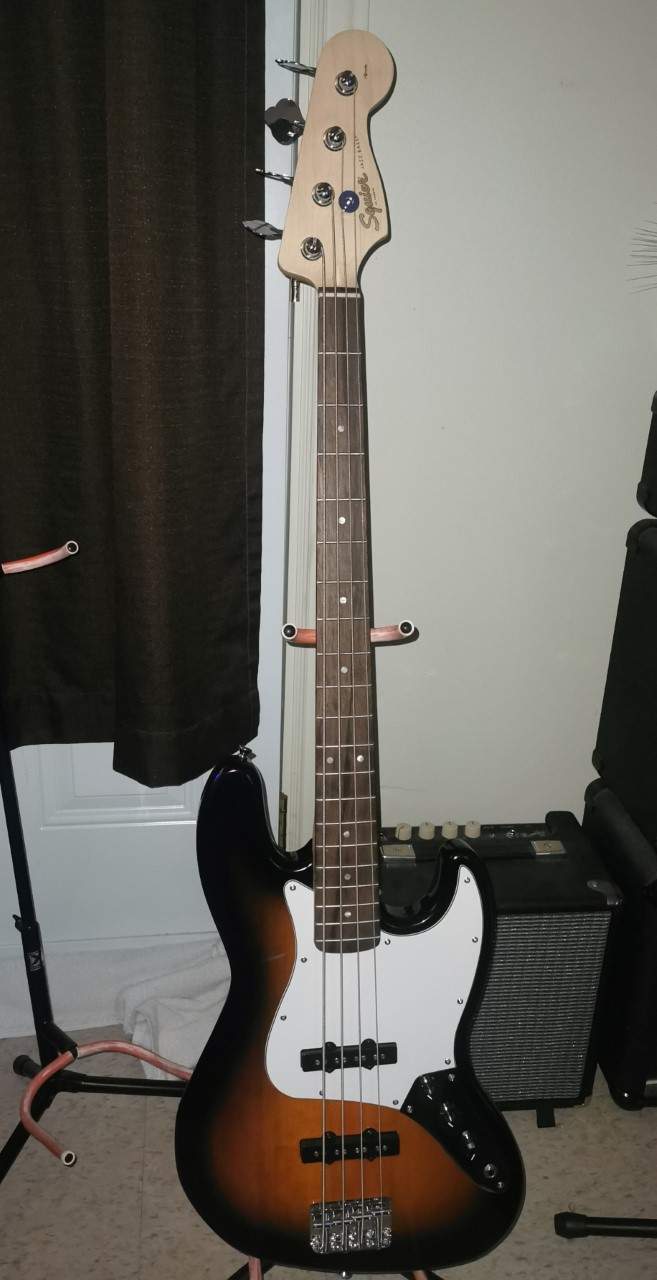 Squier Affinity-Jazz-Brown Sunburst.jpg