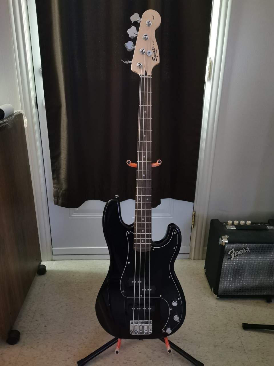 Squier-Indonesian-Black.jpg