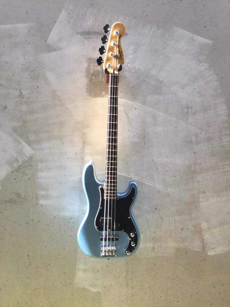 Squier VM bass.JPG