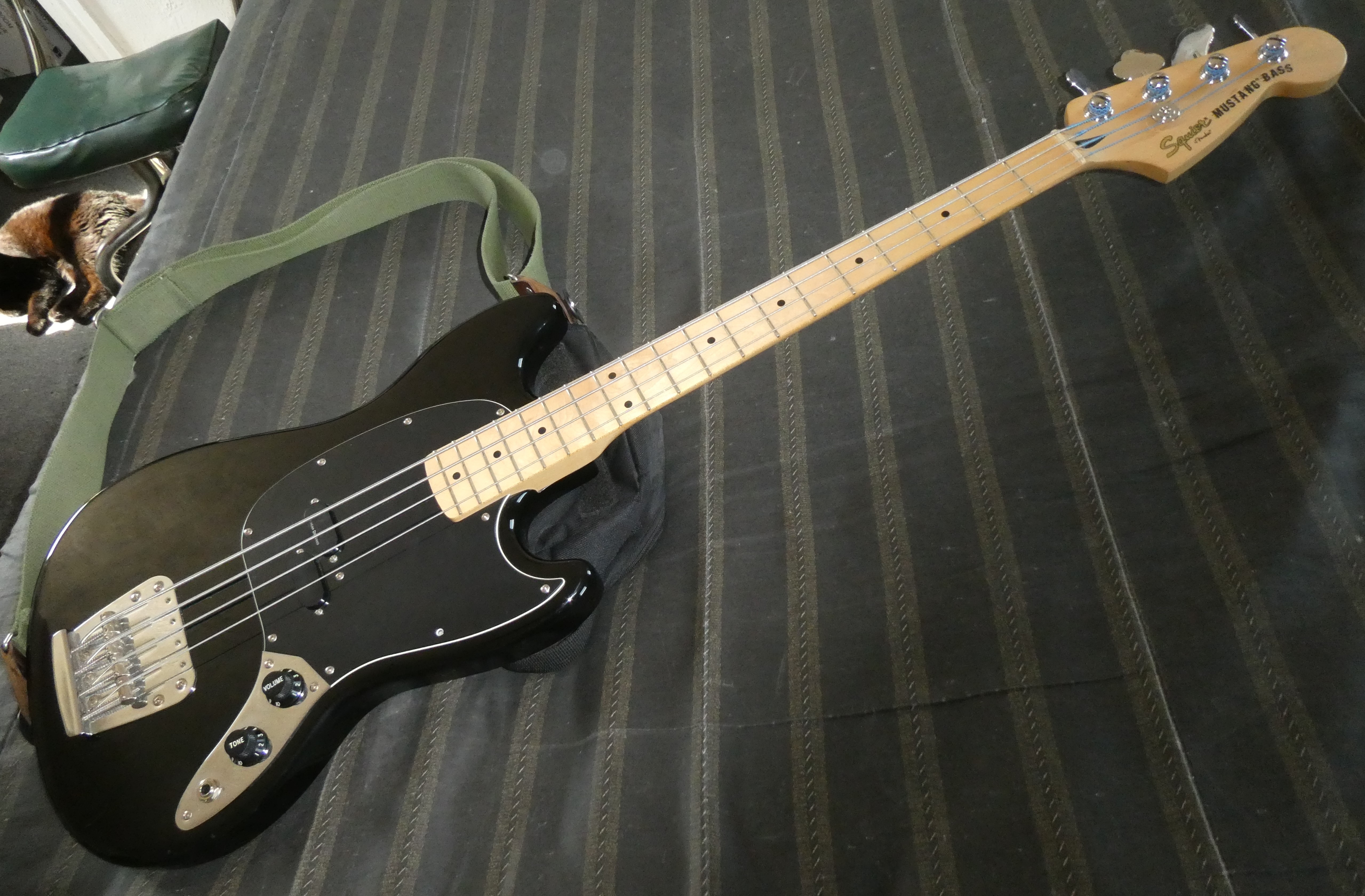 Squier VM Mustang (2).JPG