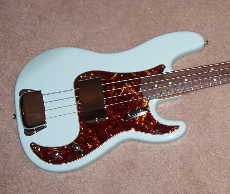 squier60sbass2.jpg
