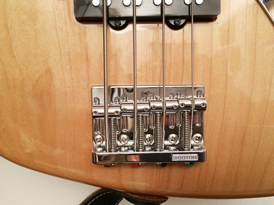 Squier_bridge_sm.jpg