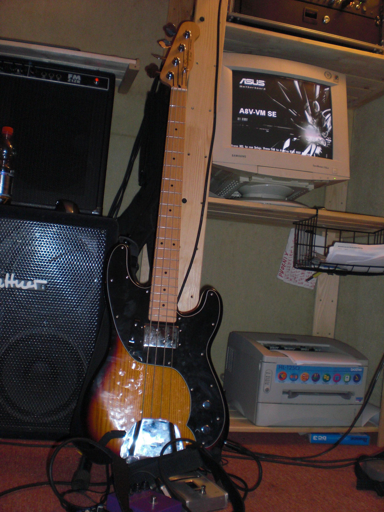 Squier_Vintage_Modified_Precision_Bass_TB.jpg