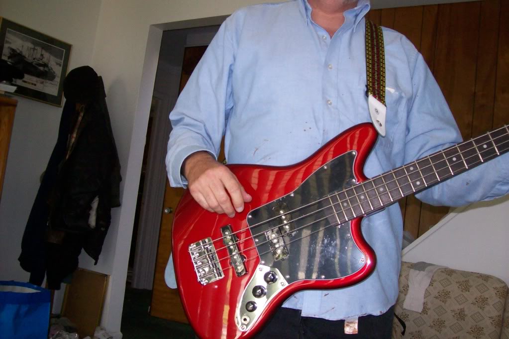 SquierBass1.jpg