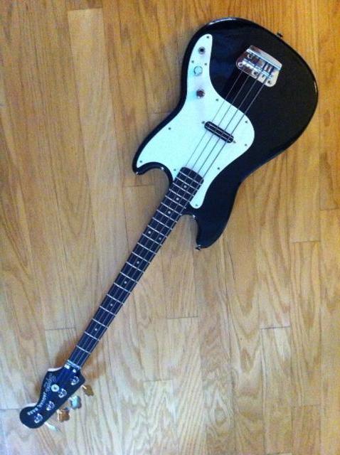 SquierBroncoBass_zps84380fb6.jpg