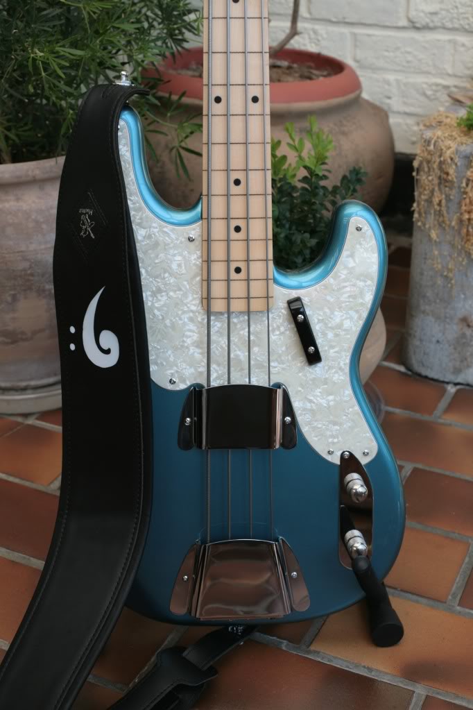 SquierCV50P110901_02.jpg