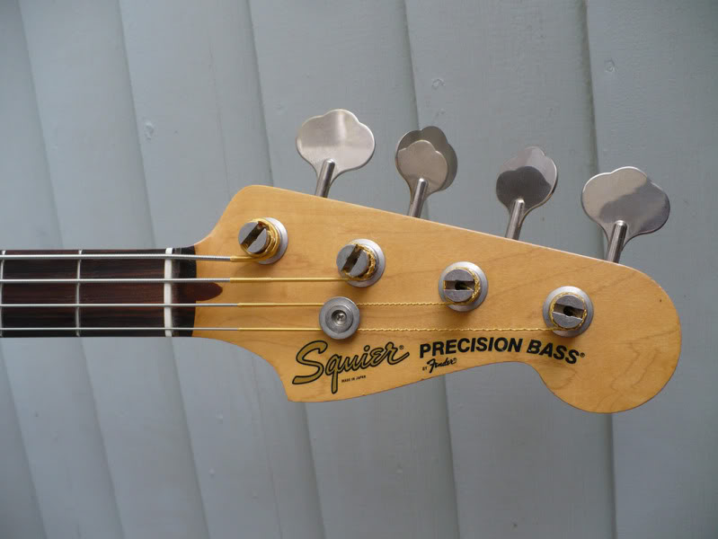 squierheadstock.jpg