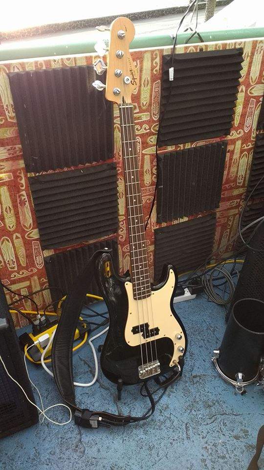squierpbass.jpg