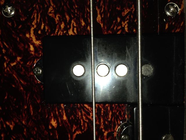 SquierVMPrecisionVbridgemod1_zpsc52f2f0c.jpg