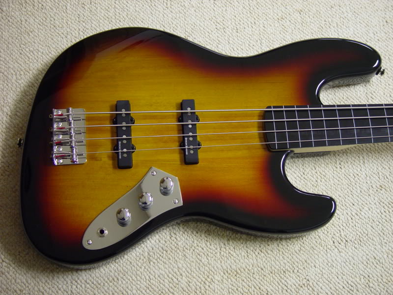 SquireJacoBrice5Stringjazz002.jpg