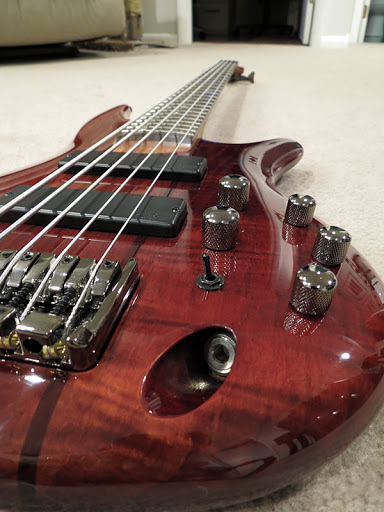 SR705_3.jpg