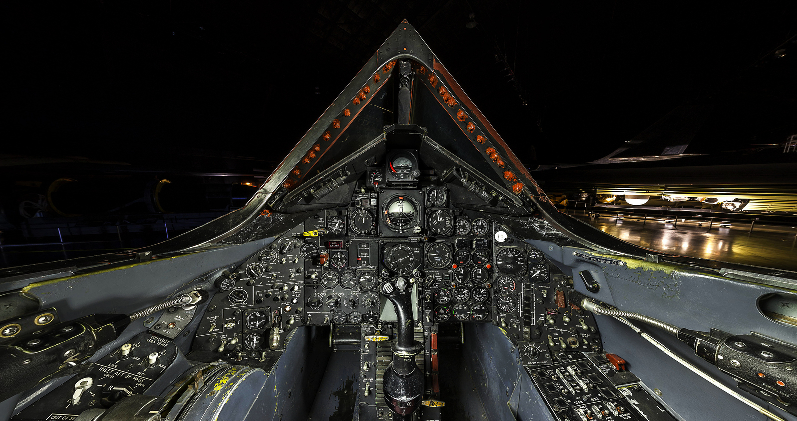 sr71_cockpit.jpg